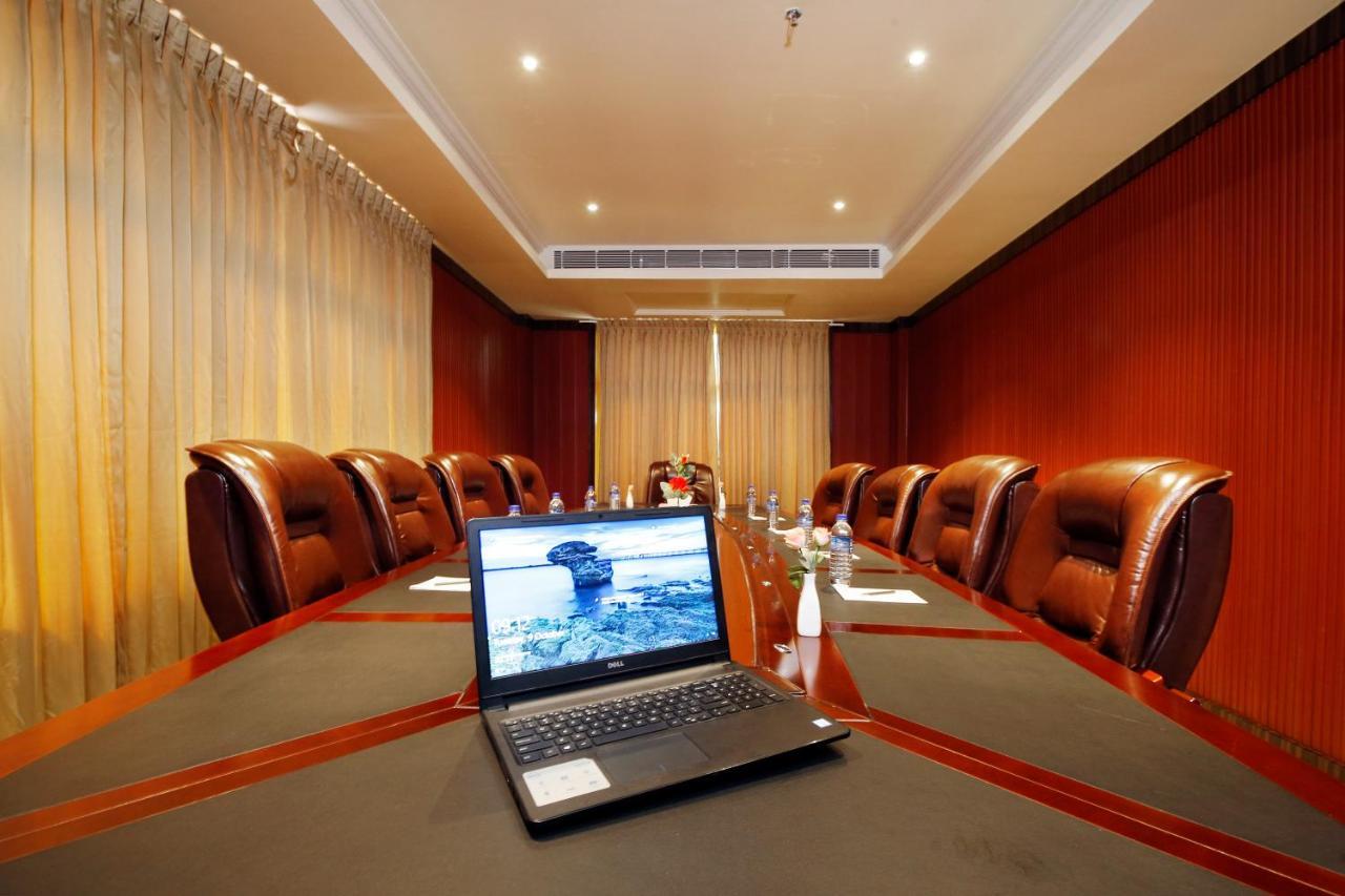 Hotel Park Residency Nilambūr Zewnętrze zdjęcie